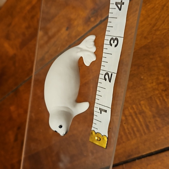 HIGHBANK | PORCELAIN SEAL PUP | SCOTLAND - Picture 3 of 5
